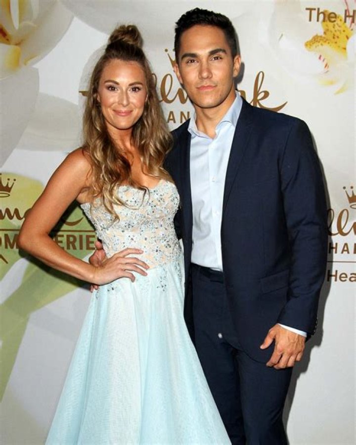 Alexa PenaVega’s Husband: Who is Alexa PenaVega Dating?