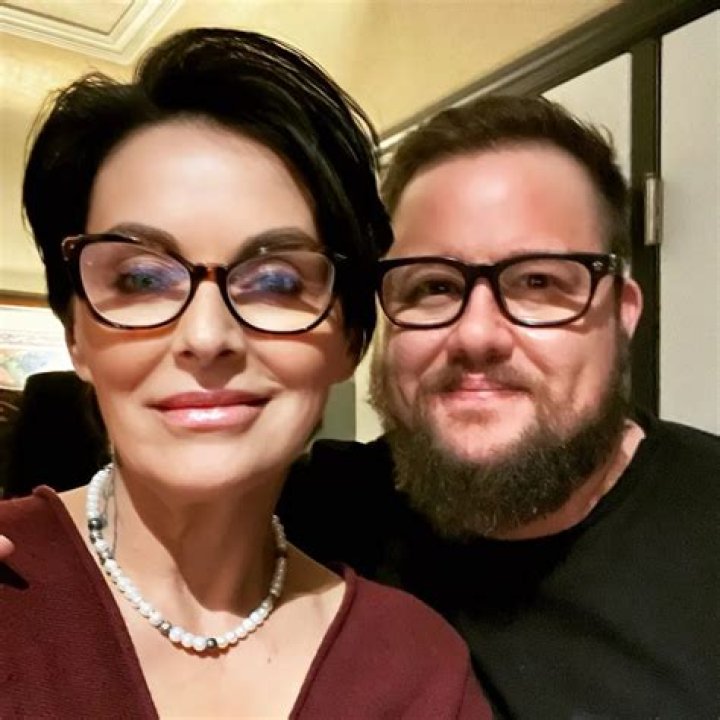 Bono’s Wife: Who is Bono Dating?