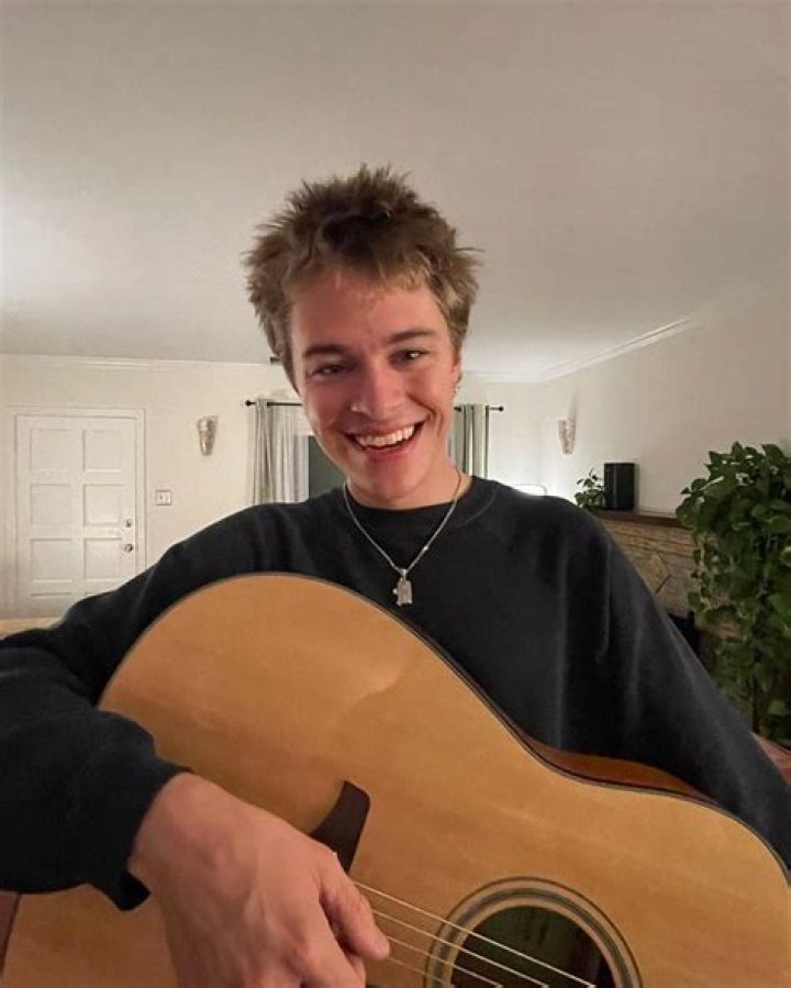 Christian Akridge’s Girlfriend: Who is Christian Akridge Dating?