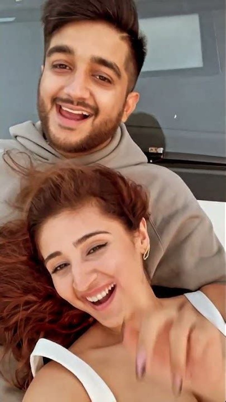 Dhvani Bhanushali’s Boyfriend: Who is Dhvani Bhanushali Dating?
