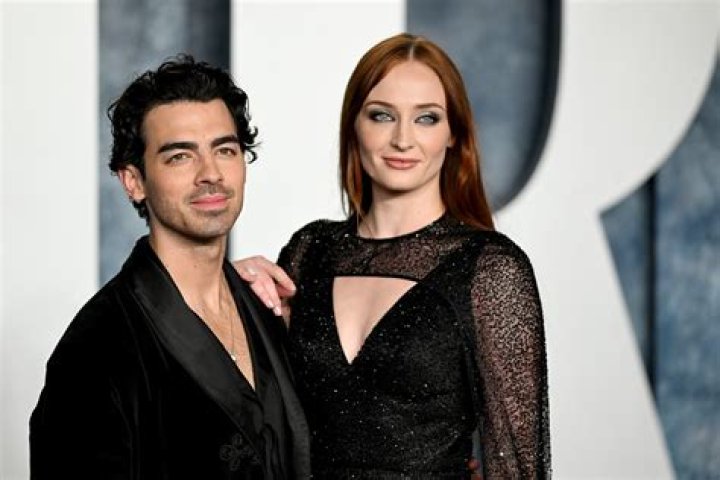 Ella Jonas Farlinger’s Boyfriend: Who is Ella Jonas Farlinger Dating?