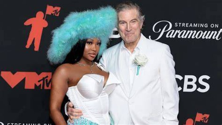 Elle Walker’s Boyfriend: Who is Elle Walker Dating?