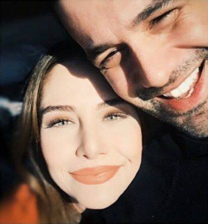 Ezgi Asaroglu’s Boyfriend: Who is Ezgi Asaroglu Dating?