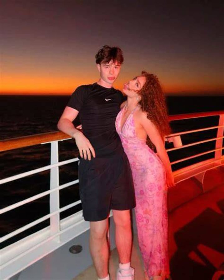 F.noah’s Girlfriend: Who is F.noah Dating?