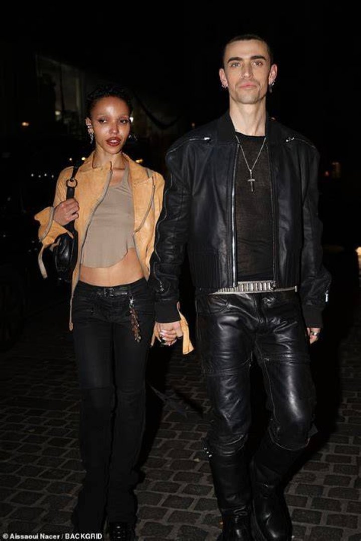 FKA Twigs’s Boyfriend: Who is FKA Twigs Dating?