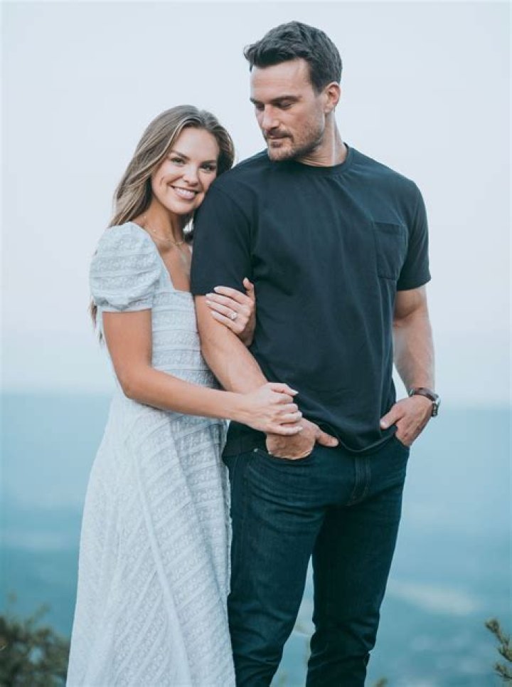 Hannah Baker’s Boyfriend: Who is Hannah Baker Dating?