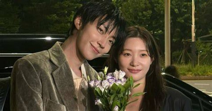 Hwang Eun-Bi’s Boyfriend: Who is Hwang Eun-Bi Dating?