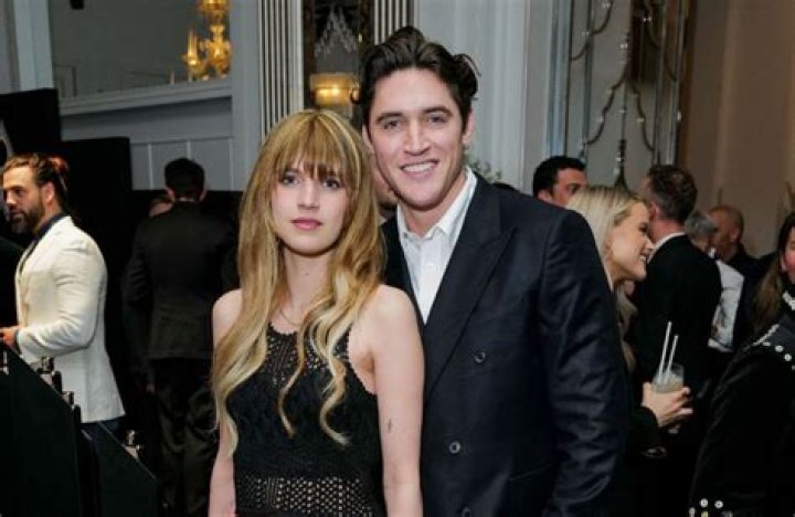 Isaac Carew’s Girlfriend: Who is Isaac Carew Dating?