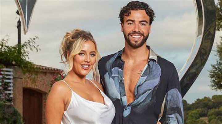 Jess Hewlett’s Boyfriend: Who is Jess Hewlett Dating?