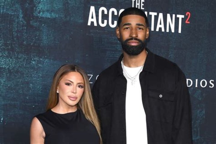 Larissa R.’s Boyfriend: Who is Larissa R. Dating?