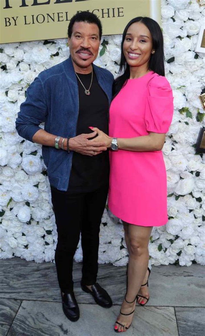 Lionel Richie’s Girlfriend: Who is Lionel Richie Dating?