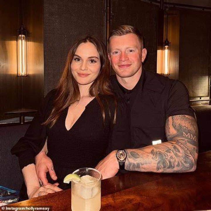 Lochlyn Munro’s Girlfriend: Who is Lochlyn Munro Dating?