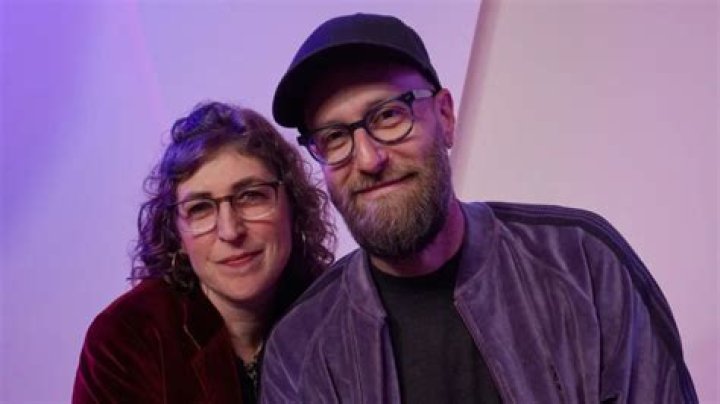 Mayim Bialik’s Boyfriend: Who is Mayim Bialik Dating?