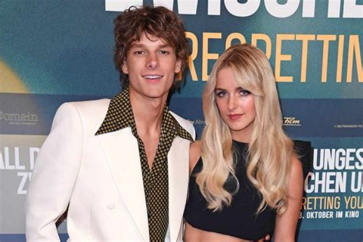 McKenna Kaye’s Boyfriend: Who is McKenna Kaye Dating?