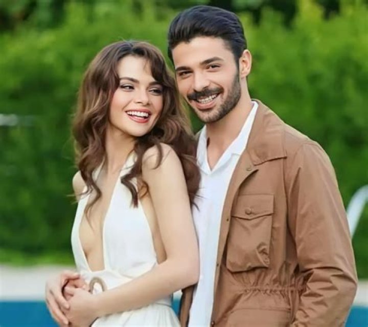 Mehmet Ozgur’s Girlfriend: Who is Mehmet Ozgur Dating?