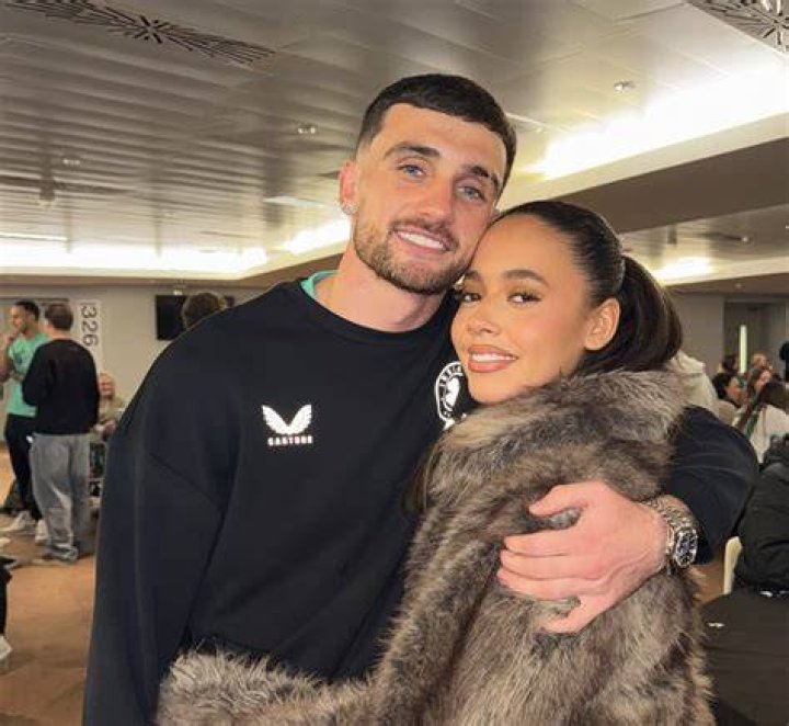 Mouez Hassen’s Girlfriend: Who is Mouez Hassen Dating?