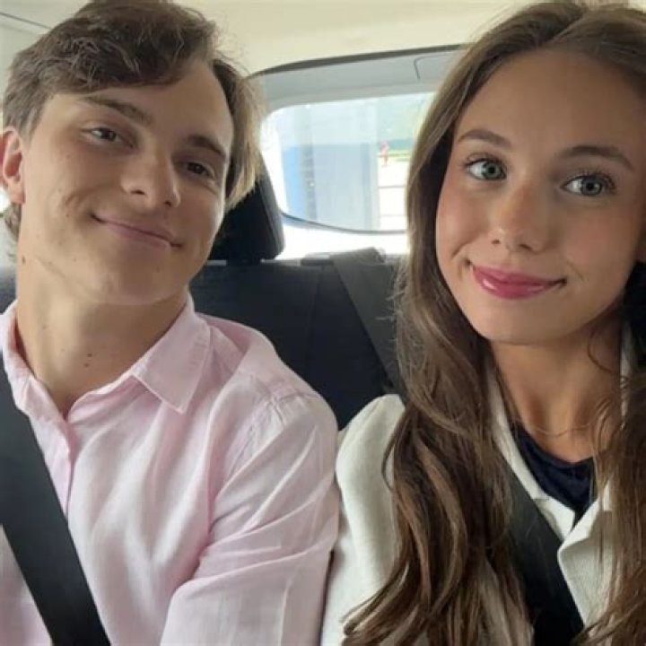 Óscar Martínez’s Boyfriend: Who is Óscar Martínez Dating?