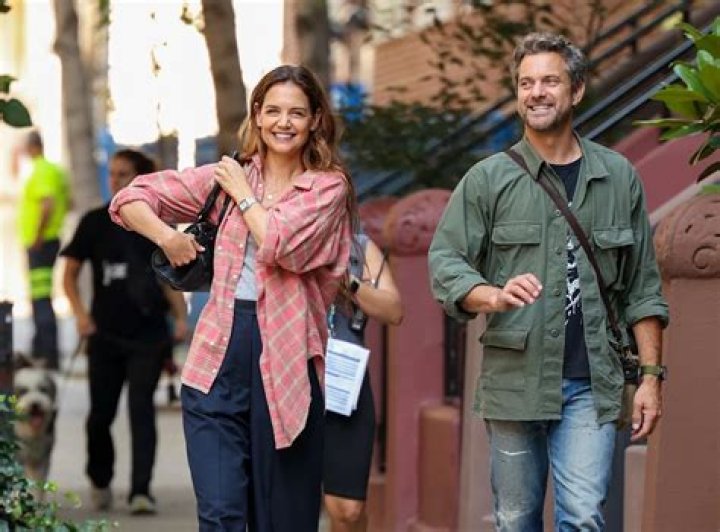 Sara Holmes’s Boyfriend: Who is Sara Holmes Dating?