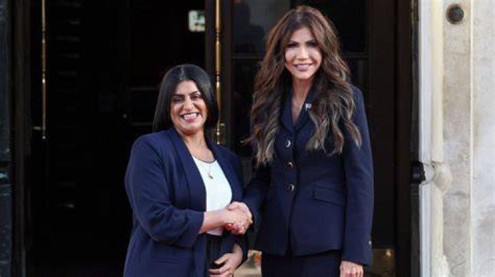 Shafqat Mahmood’s Girlfriend: Who is Shafqat Mahmood Dating?