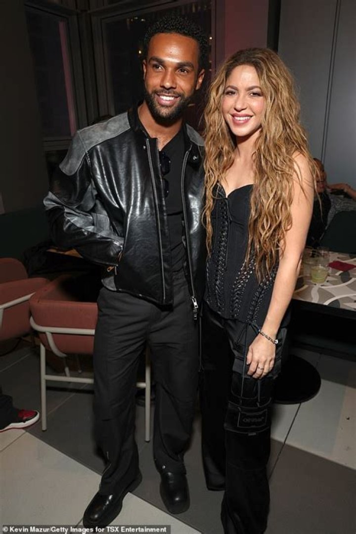 Shakira’s Boyfriend: Who is Shakira Dating?