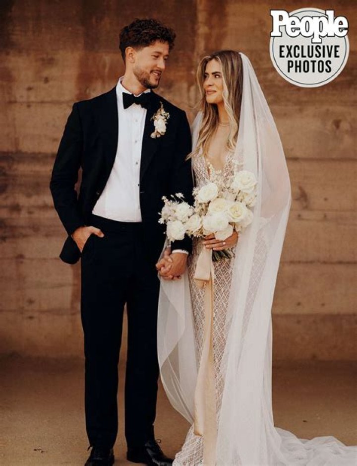 Whitney Simmons’s Boyfriend: Who is Whitney Simmons Dating?