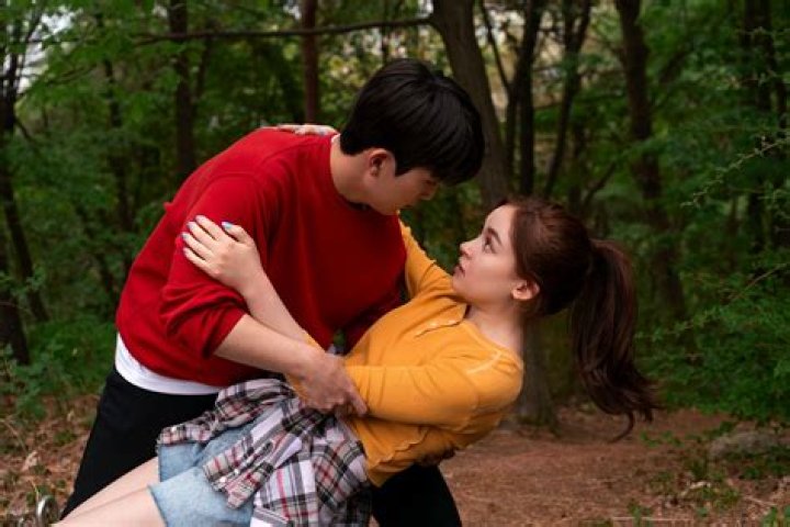 Who is Anna Cathcart Dating – Anna Cathcart's Boyfriend & Exes