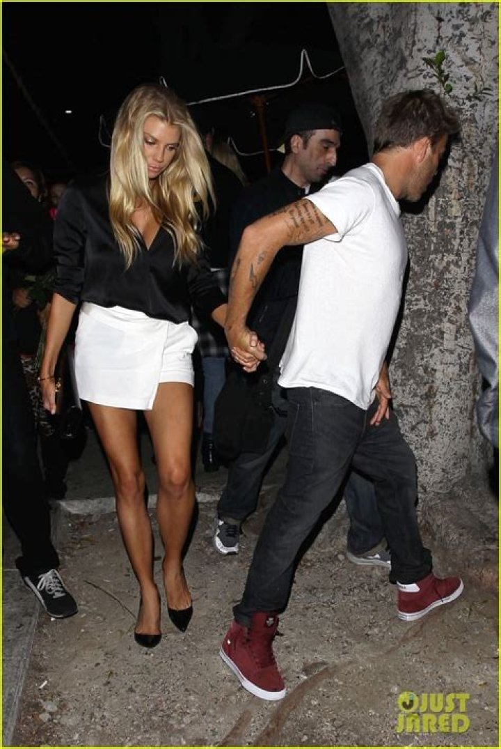 Who is Charlotte McKinney Dating – Charlotte McKinney's Boyfriend & Exes