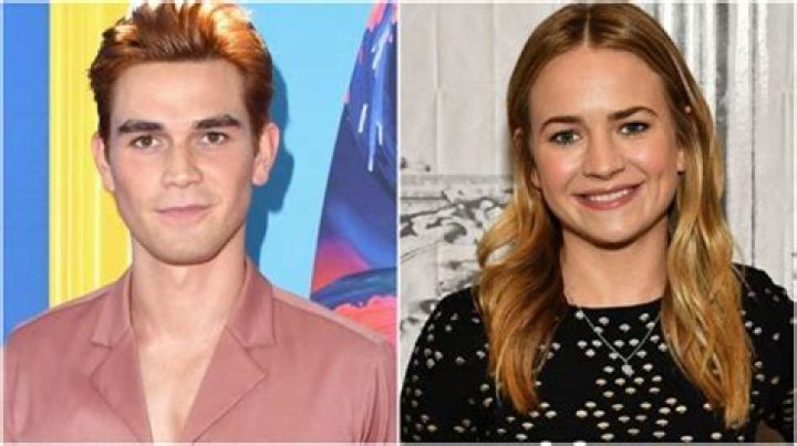 Who is Cole Robertson Dating – Cole Robertson's Girlfriend & Exes
