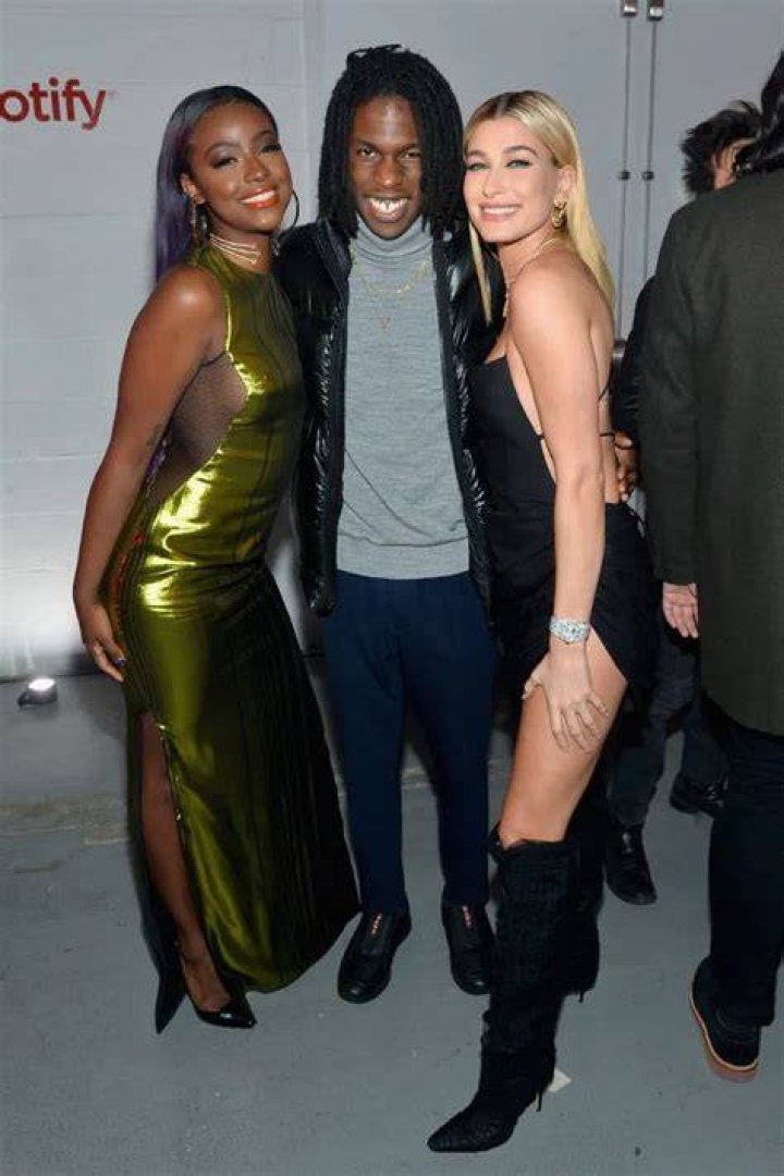 Who is Daniel Caesar Dating – Daniel Caesar's Girlfriend & Exes