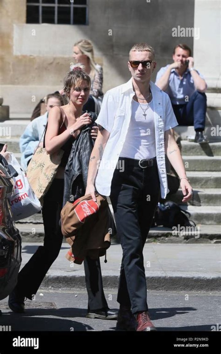 Who is Ellie Rowsell Dating – Ellie Rowsell's Boyfriend & Exes