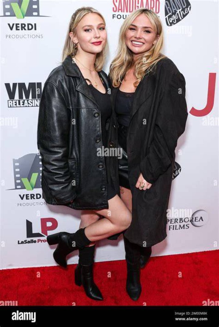 Who is Emily Alyn Lind Dating – Emily Alyn Lind's Boyfriend & Exes