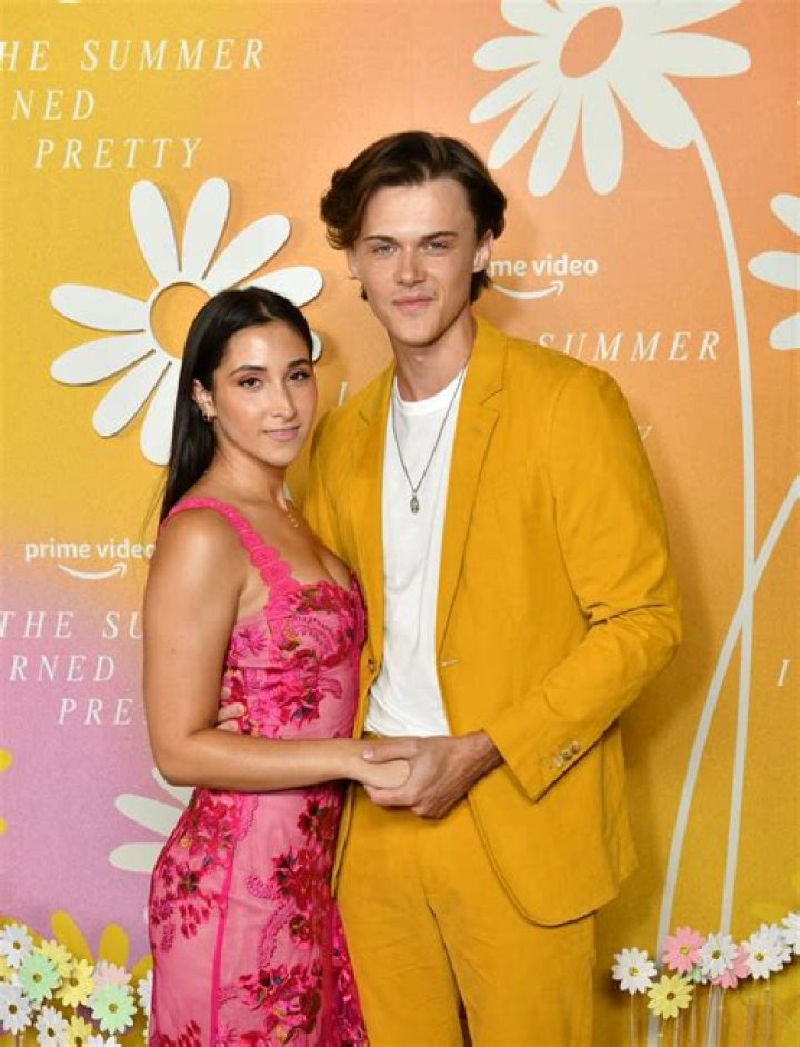 Who is Isabel Oliver Marcus Dating – Isabel Oliver Marcus's Boyfriend & Exes