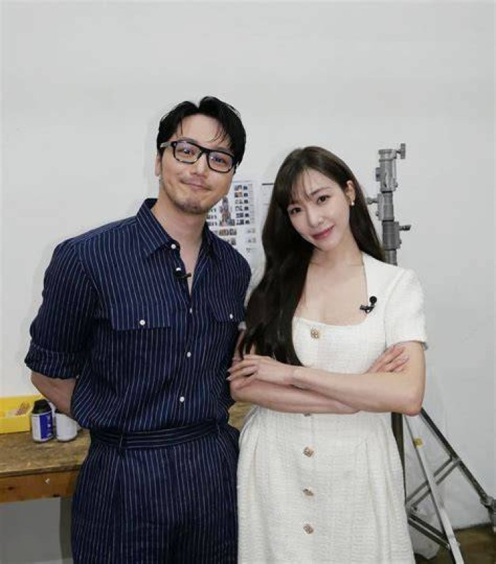 Who is Kim YoHan Dating – Kim YoHan's Girlfriend & Exes