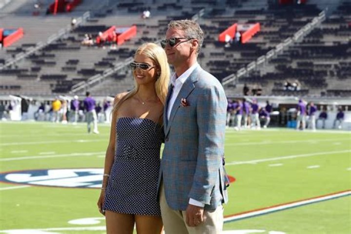 Who is Lane Toran Dating – Lane Toran's Wife & Exes
