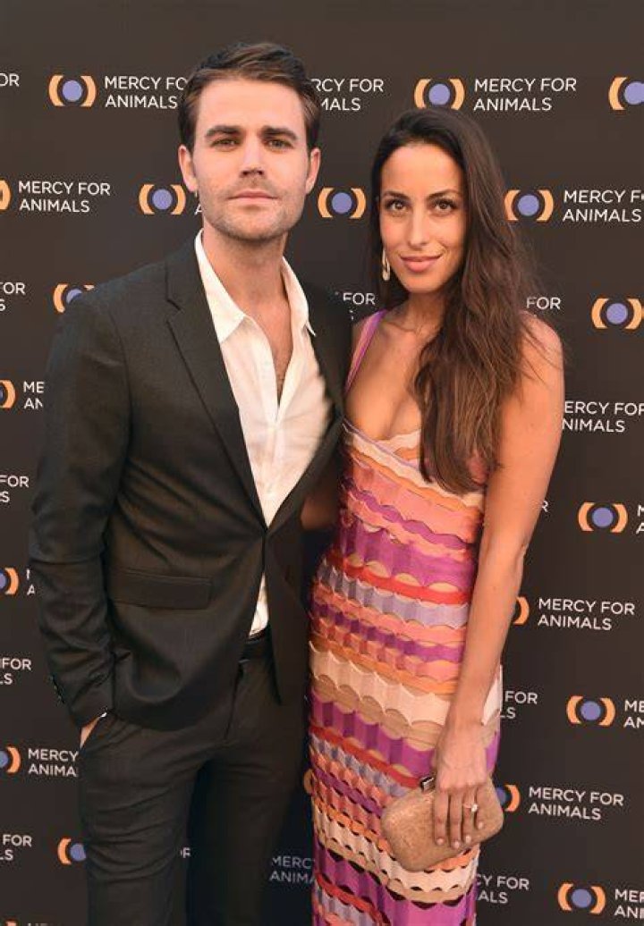 Who is Paul Posluszny Dating – Paul Posluszny's Wife & Exes