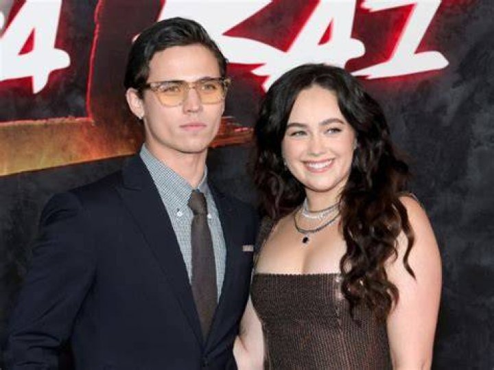 Who is Tanner Buchanan Dating – Tanner Buchanan's Girlfriend & Exes