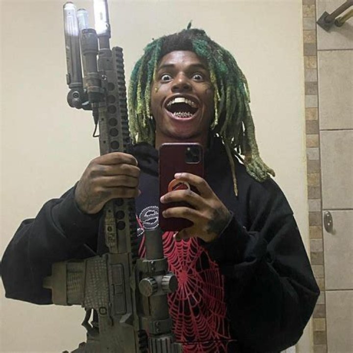 Who is ZillaKami Dating – ZillaKami's Girlfriend & Exes